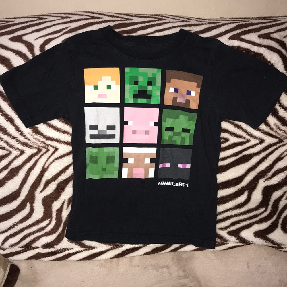 Mojang Minecraft size 4/5 tee💕